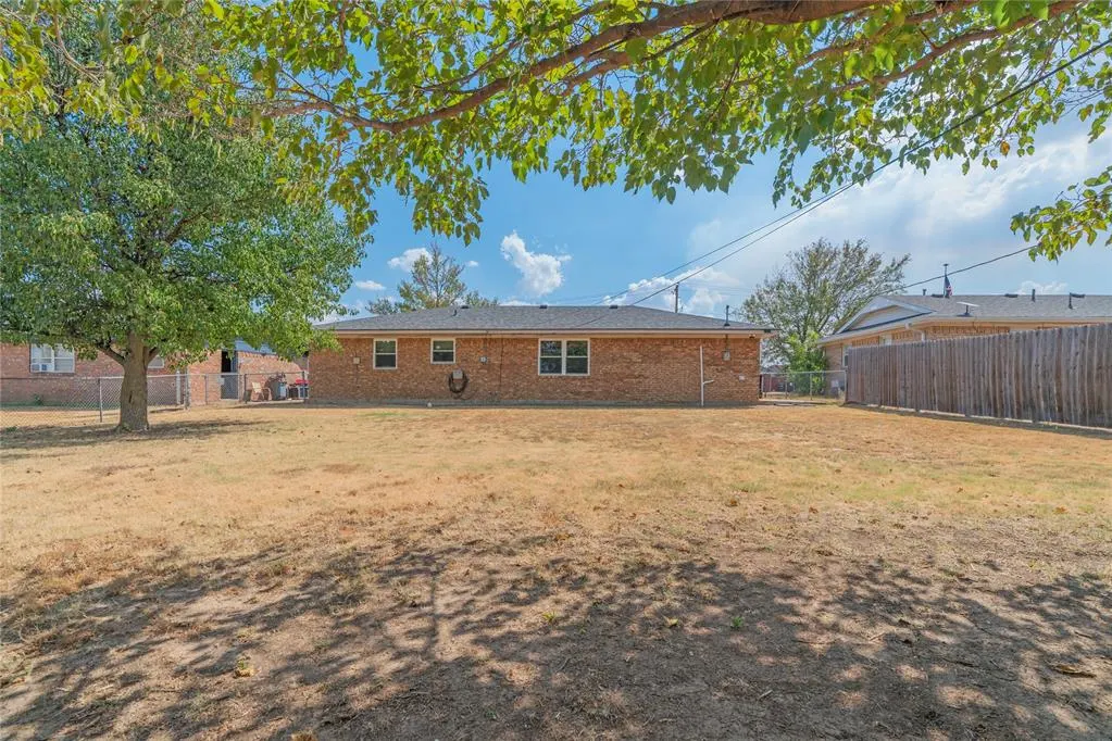 Photo 20 — 1209 1st Street, Elgin, OK 73538
