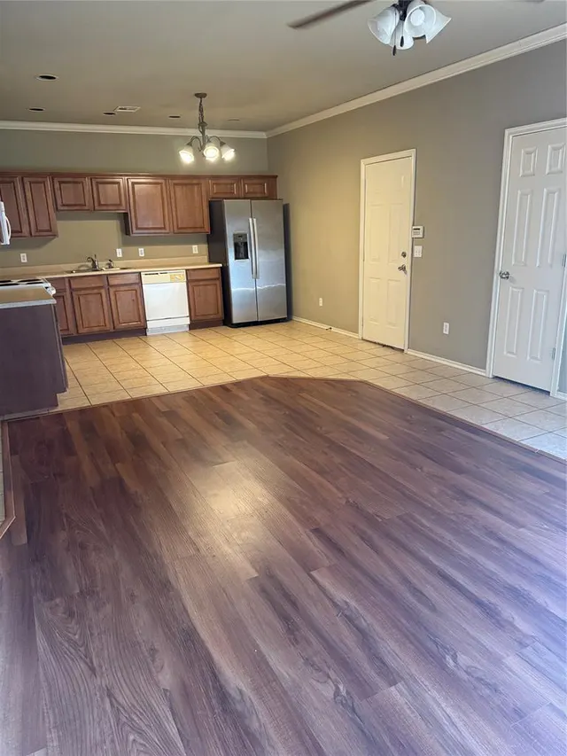 Photo 4 — 3804 Matthew Drive, Yukon, OK 73099