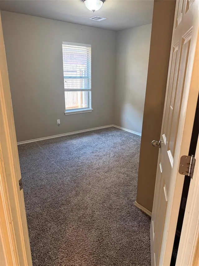 Photo 8 — 3804 Matthew Drive, Yukon, OK 73099
