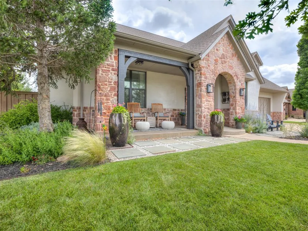 Photo 3 — 3209 Silvercliffe Court, Edmond, OK 73012