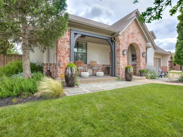 Photo 3 — 3209 Silvercliffe Court, Edmond, OK 73012