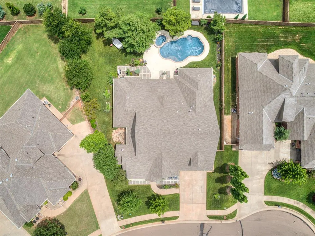 Photo 6 — 3209 Silvercliffe Court, Edmond, OK 73012
