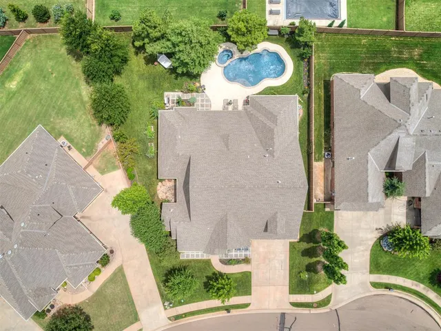 Photo 6 — 3209 Silvercliffe Court, Edmond, OK 73012