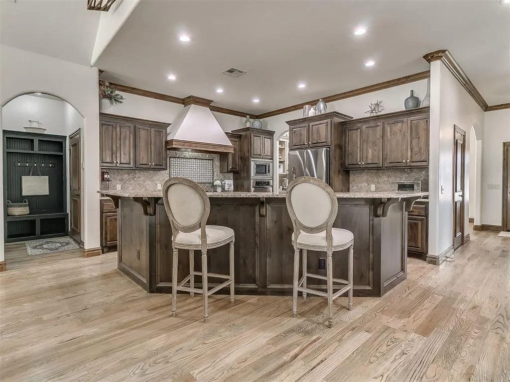 Photo 14 — 3209 Silvercliffe Court, Edmond, OK 73012