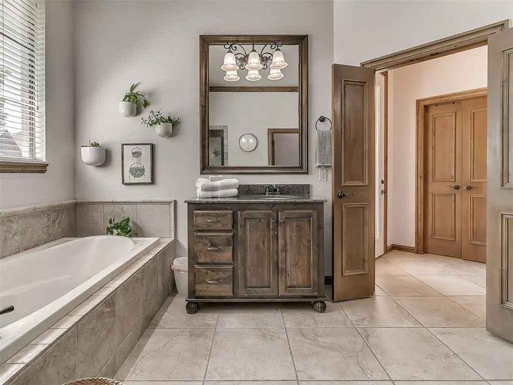 Photo 26 — 3209 Silvercliffe Court, Edmond, OK 73012