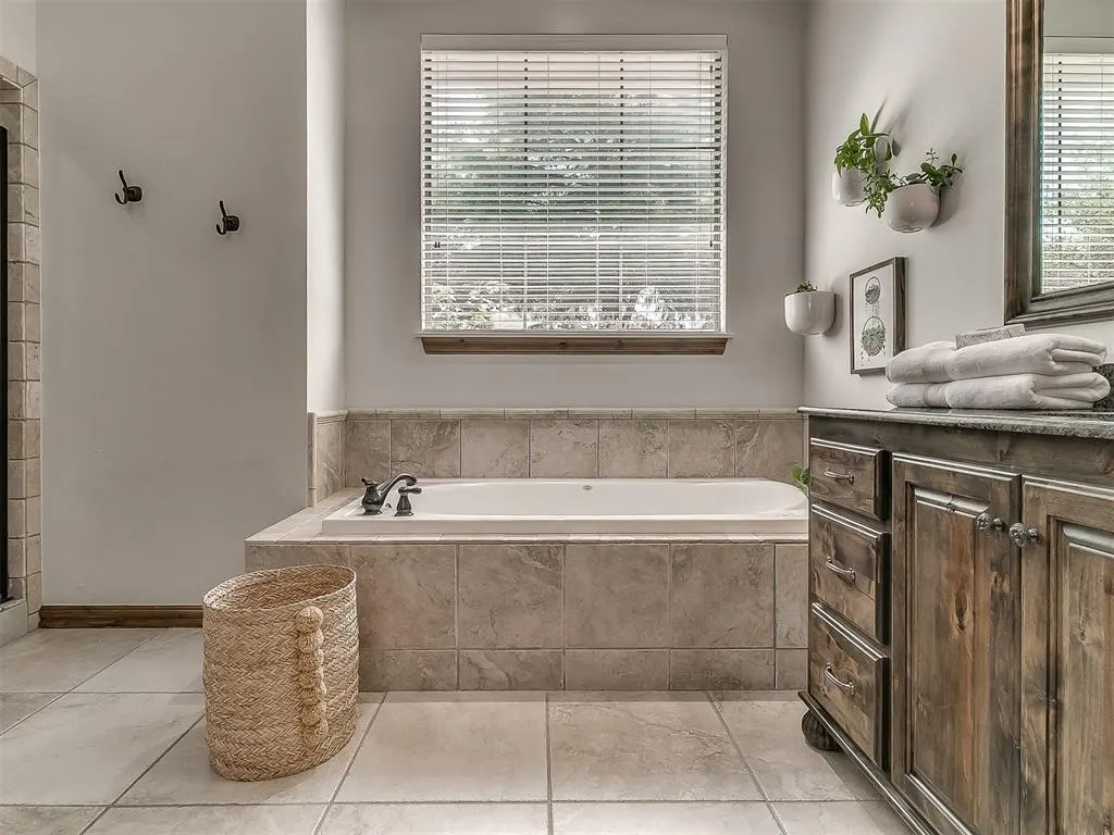 Photo 28 — 3209 Silvercliffe Court, Edmond, OK 73012