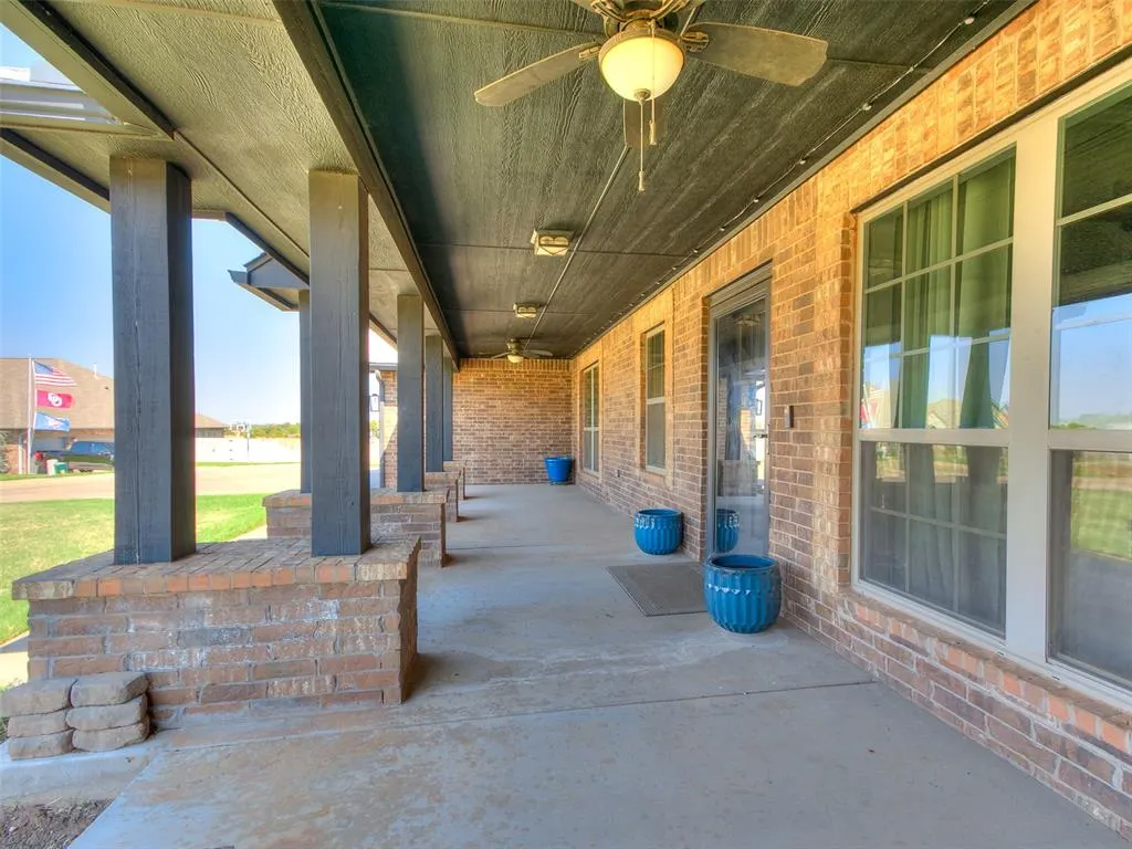 Photo 5 — 4500 Hillside Lane, Edmond, OK 73025