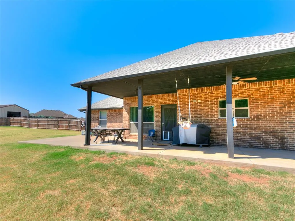 Photo 10 — 4500 Hillside Lane, Edmond, OK 73025