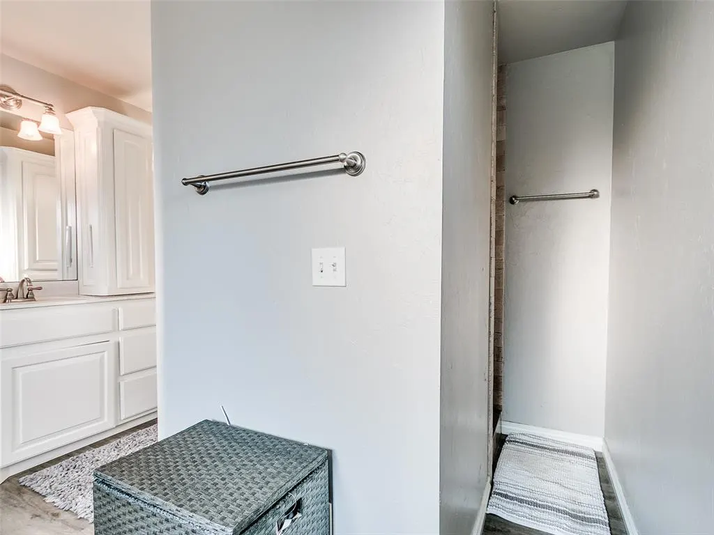 Photo 40 — 4500 Hillside Lane, Edmond, OK 73025