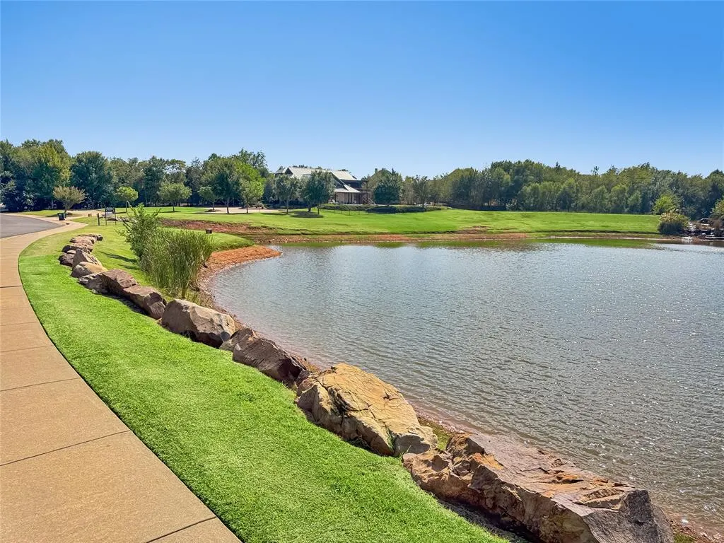 Photo 5 — 2302 Lindenwood Lane, Norman, OK 73071