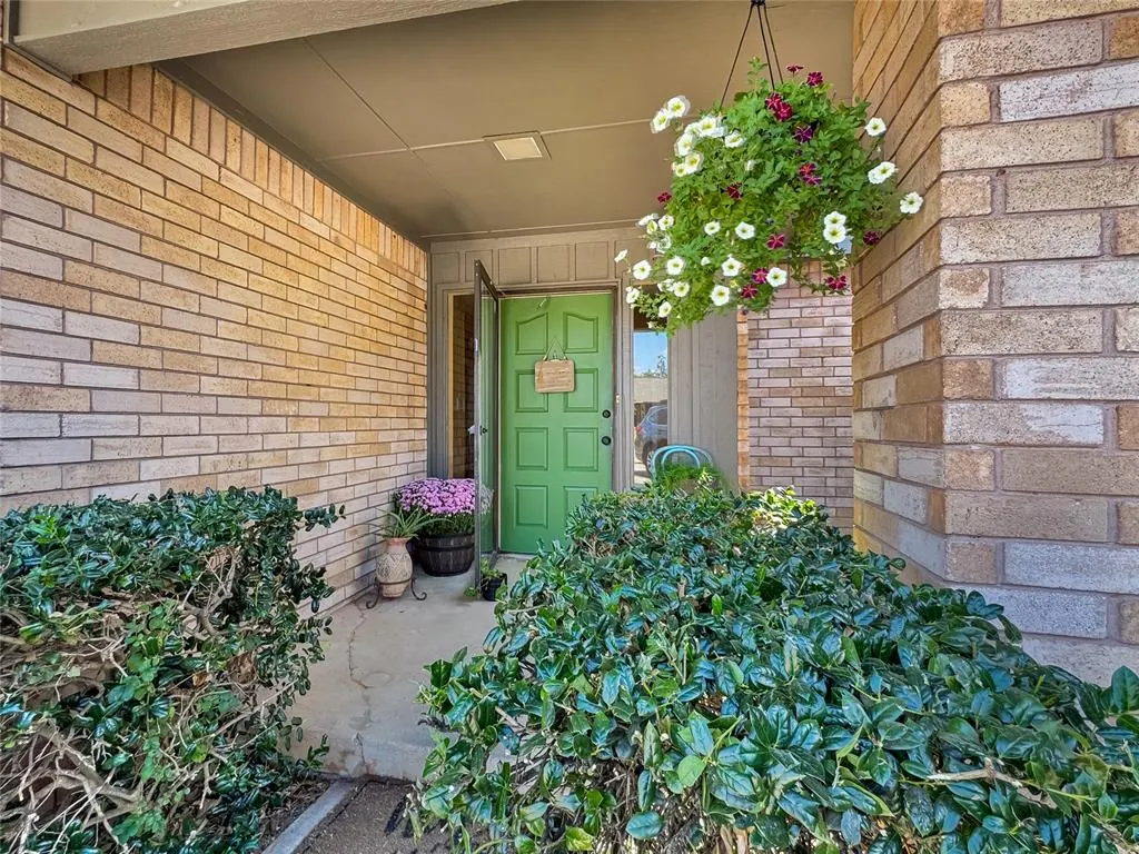 Photo 11 — 2302 Lindenwood Lane, Norman, OK 73071