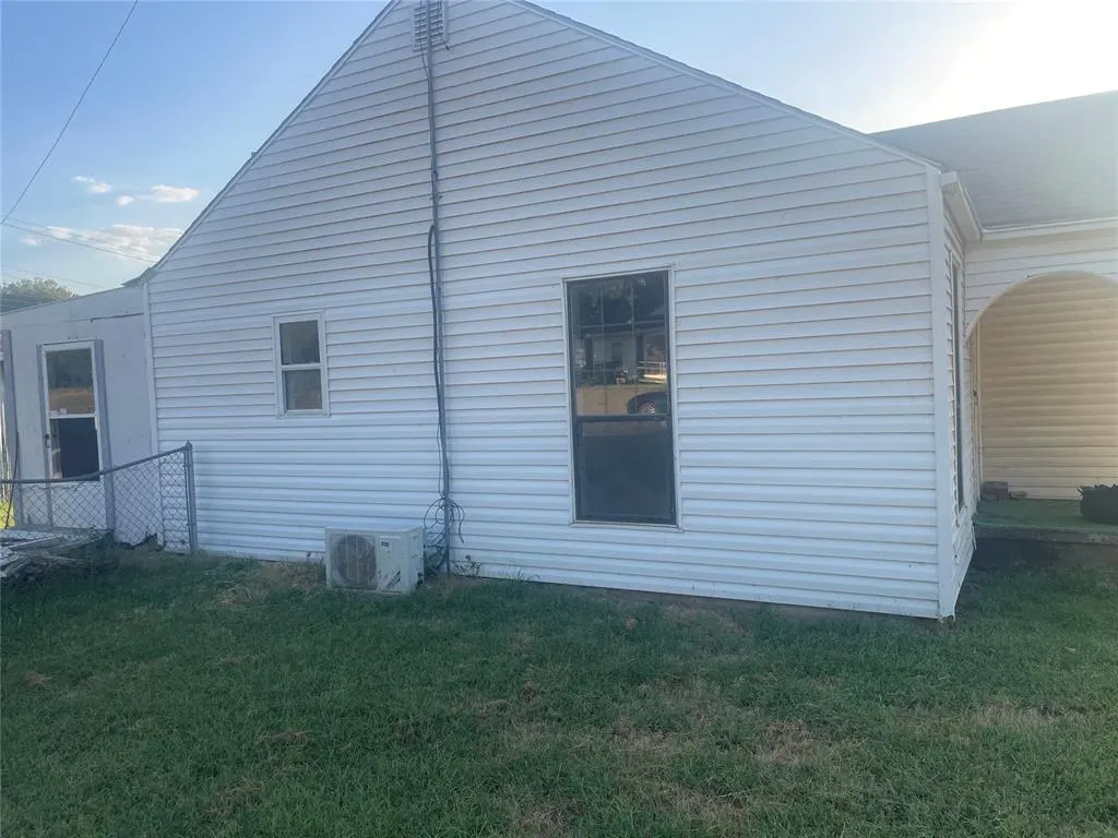 Photo 2 — 230 E Broadway Street, Lexington, OK 73051