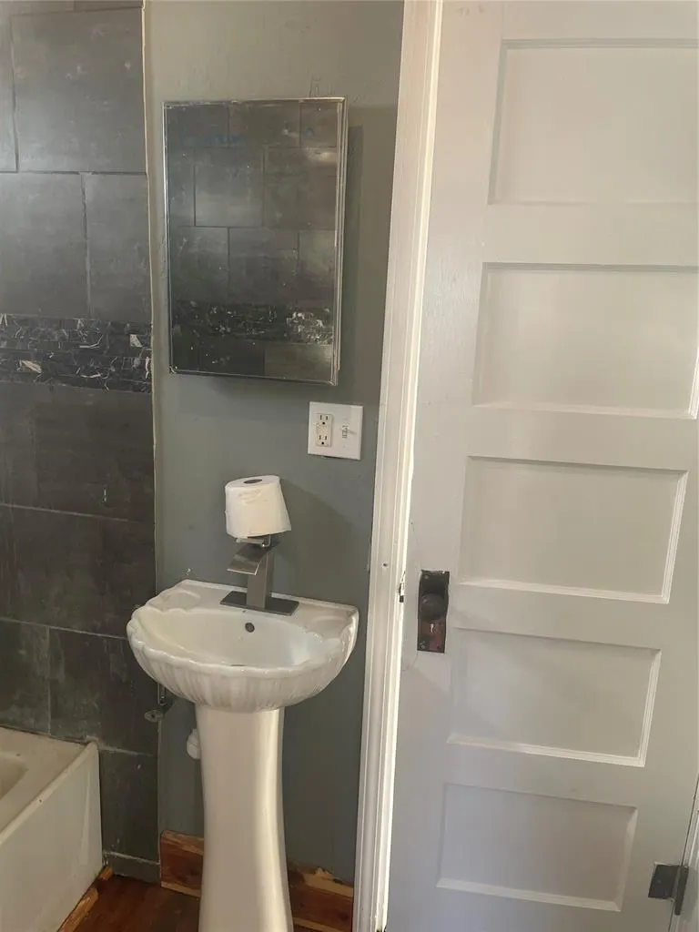 Photo 13 — 230 E Broadway Street, Lexington, OK 73051