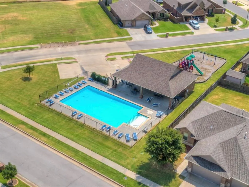 Photo 32 — 8920 NW 111th Street, Oklahoma City, OK 73162