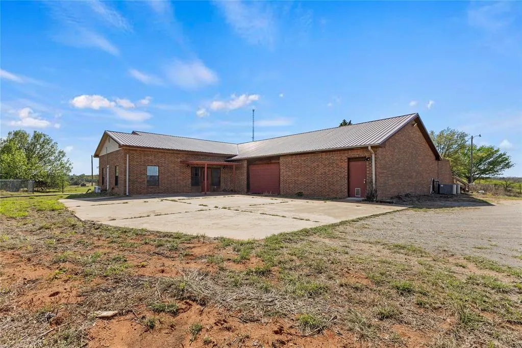 Photo 2 — 12168 N US 281 Highway, Lookeba, OK 73053