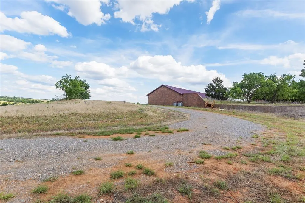 Photo 4 — 12168 N US 281 Highway, Lookeba, OK 73053