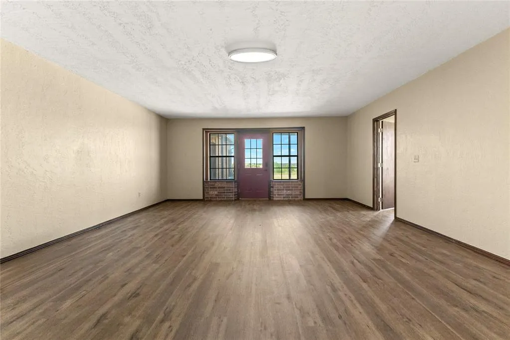 Photo 10 — 12168 N US 281 Highway, Lookeba, OK 73053