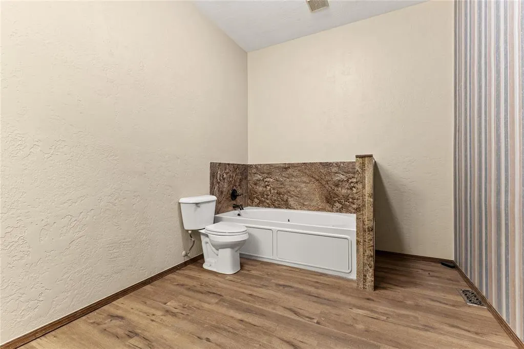 Photo 17 — 12168 N US 281 Highway, Lookeba, OK 73053
