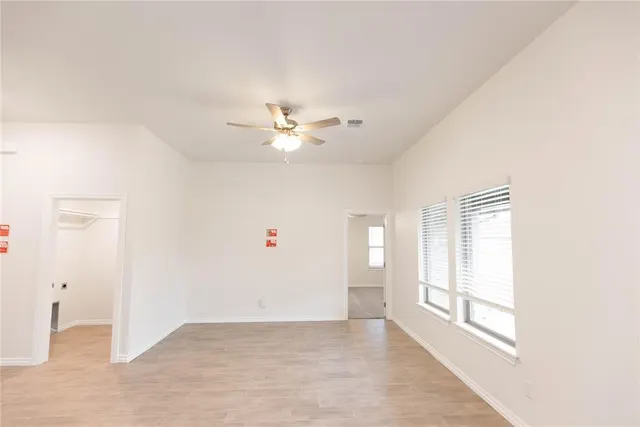 Photo 2 — 9228 NW 86th Street, Yukon, OK 73099
