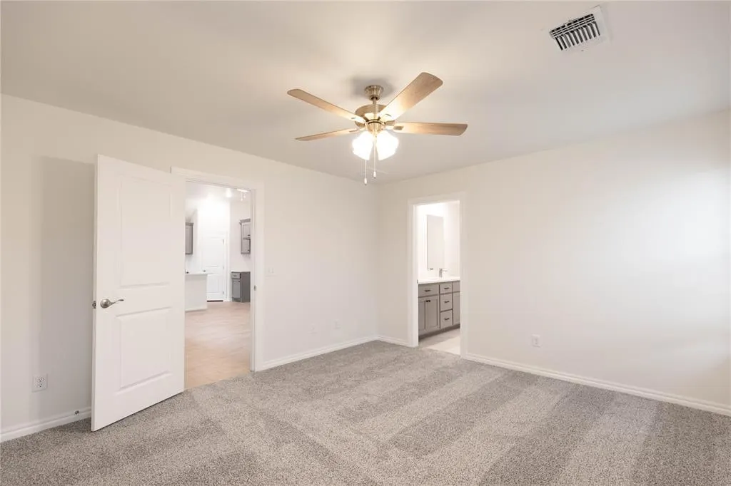 Photo 5 — 9228 NW 86th Street, Yukon, OK 73099
