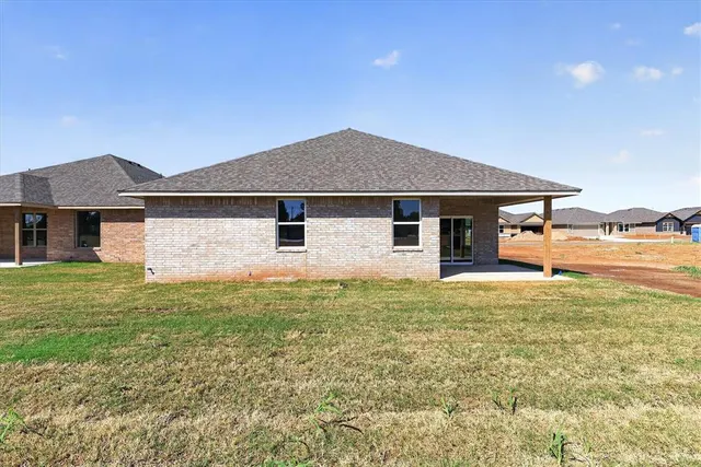Photo 6 — 1920 Sage Valley Terrace, Yukon, OK 73099
