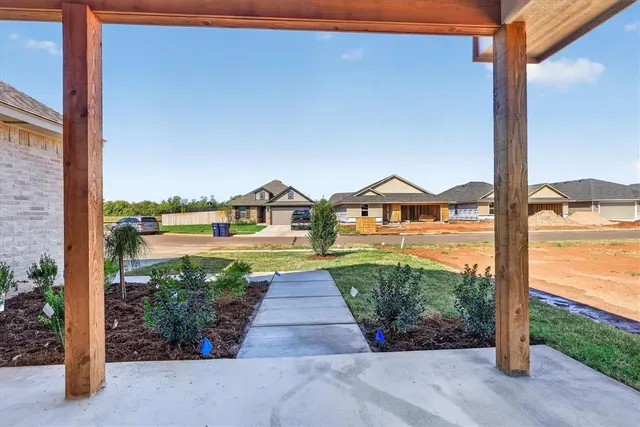 Photo 8 — 1920 Sage Valley Terrace, Yukon, OK 73099
