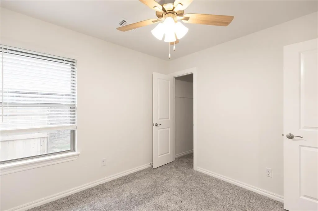 Photo 9 — 8708 Poppey Place, Yukon, OK 73099