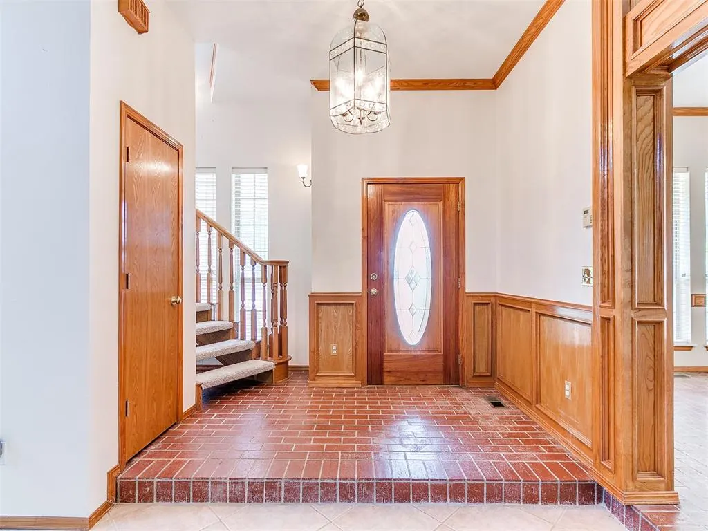 Photo 7 — 2517 Mission Road, Edmond, OK 73034