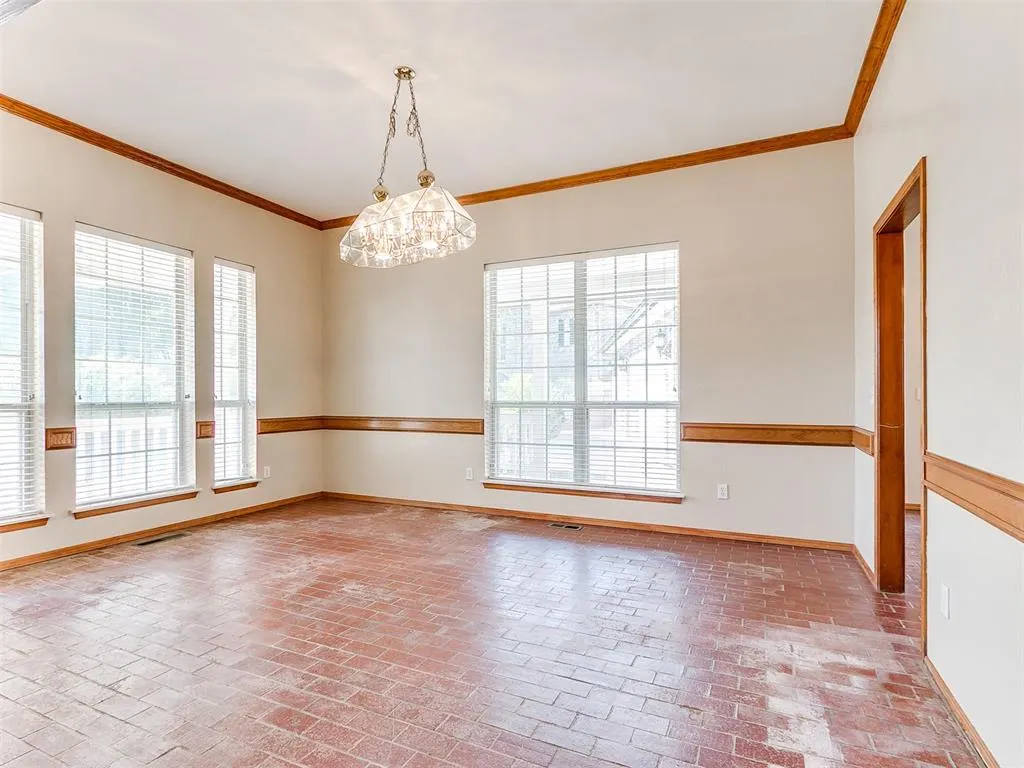 Photo 9 — 2517 Mission Road, Edmond, OK 73034