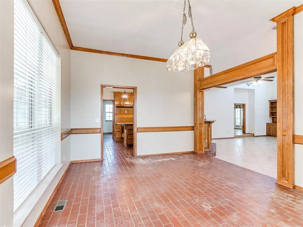 Photo 10 — 2517 Mission Road, Edmond, OK 73034