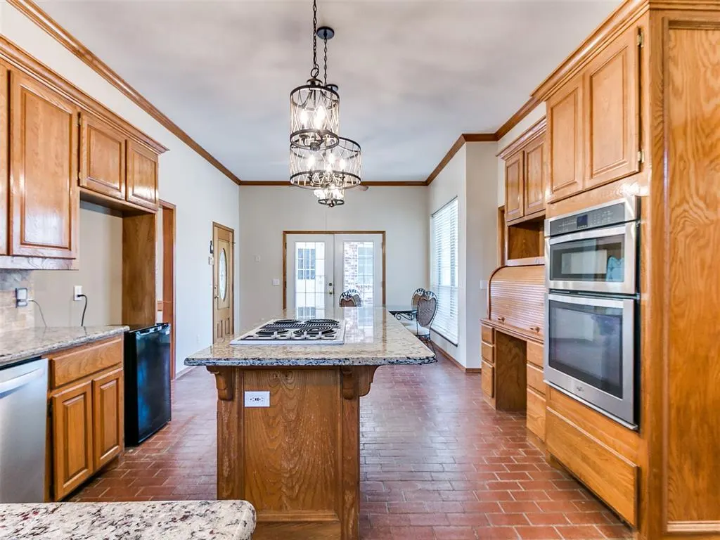 Photo 18 — 2517 Mission Road, Edmond, OK 73034