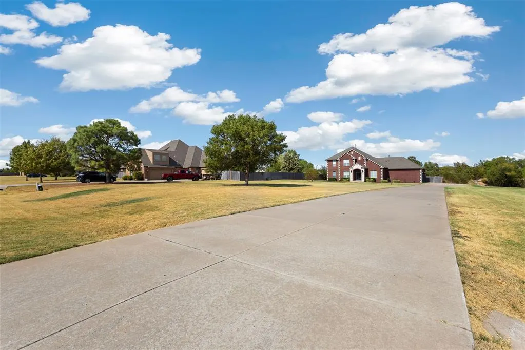 Photo 2 — 4613 Southcreek Road, Oklahoma City, OK 73165