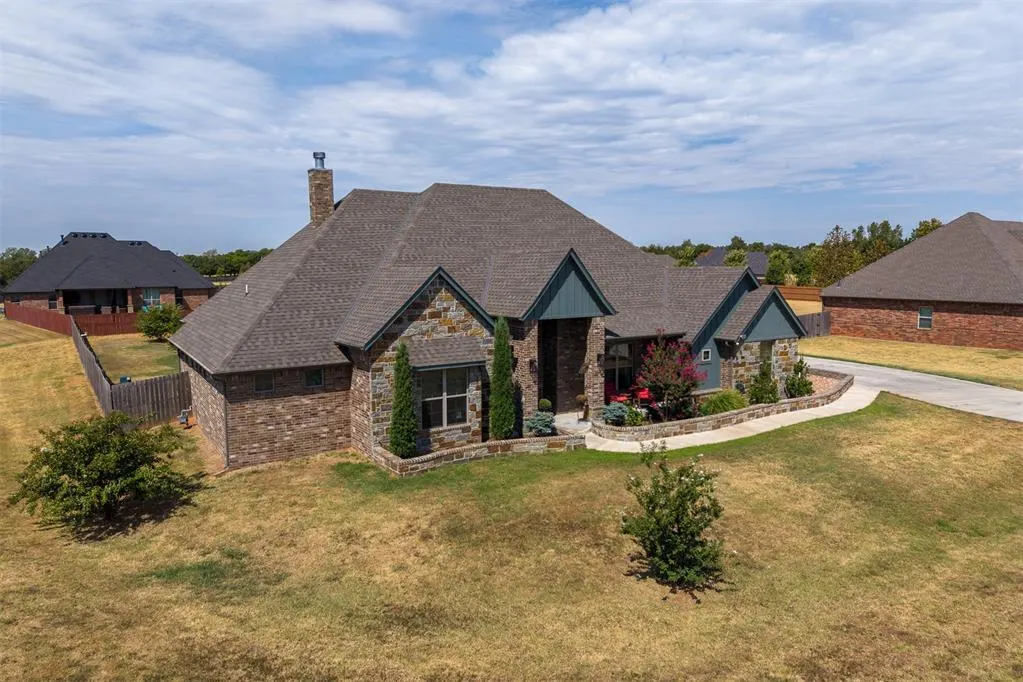 Photo 2 — 995 Bivium Circle, Newcastle, OK 73065