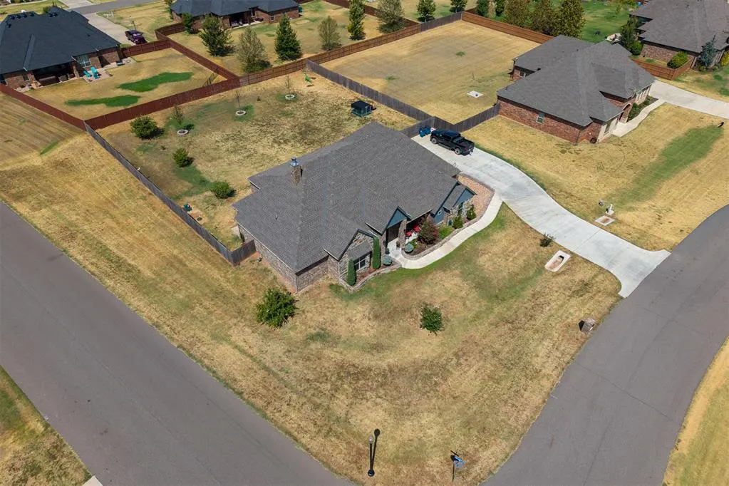 Photo 9 — 995 Bivium Circle, Newcastle, OK 73065