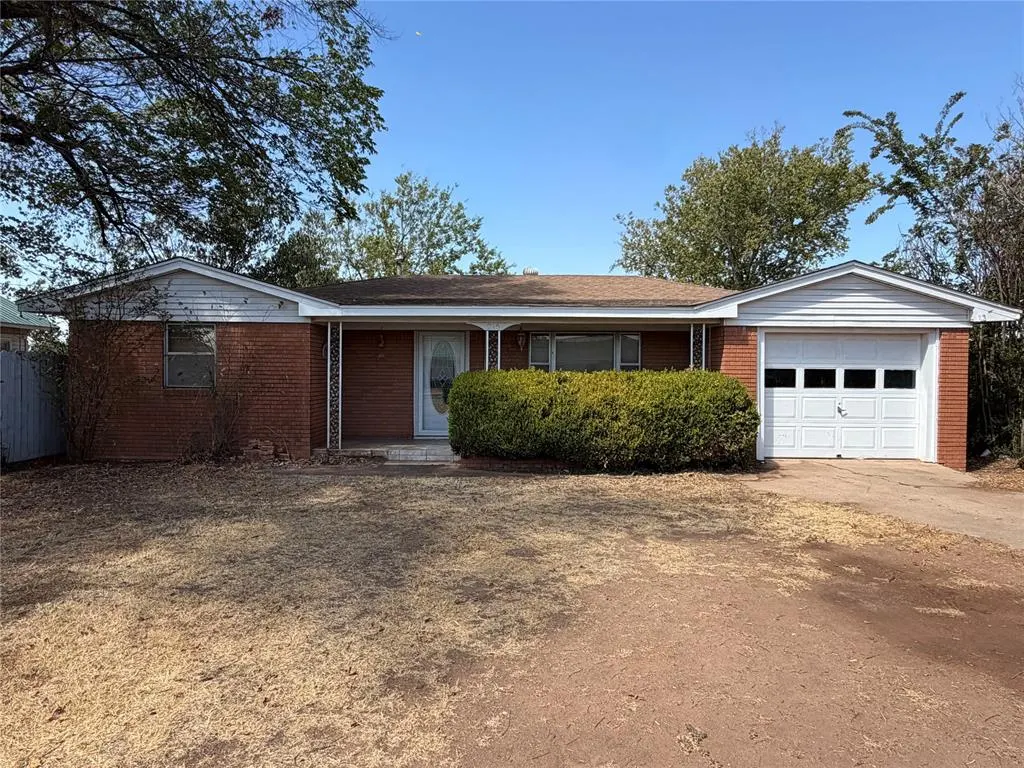 Front exterior — 216 S 7th Street, Sentinel, OK 73664