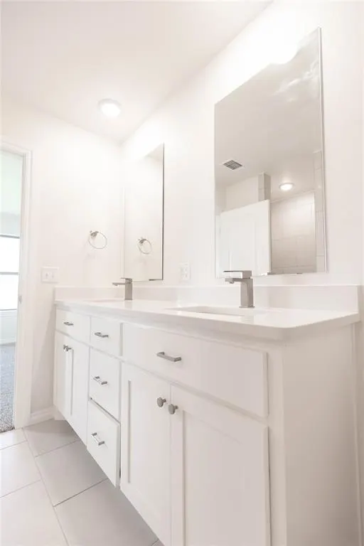 Photo 6 — 12324 SW 32nd Street, Yukon, OK 73099