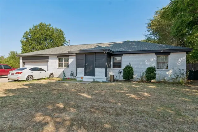 Photo 2 — 8625 NE 17th Street, Oklahoma City, OK 73141