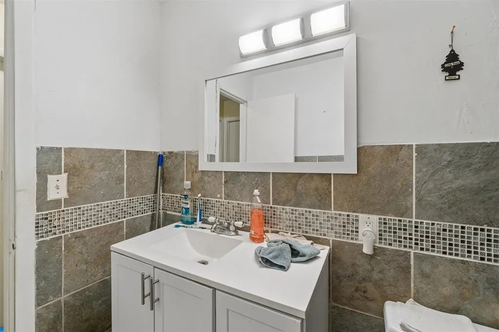 Photo 17 — 8625 NE 17th Street, Oklahoma City, OK 73141