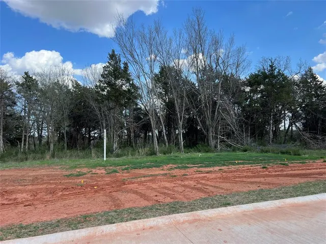 Photo 2 — 8167 E Wilshire Park Drive, Oklahoma City, OK 73111