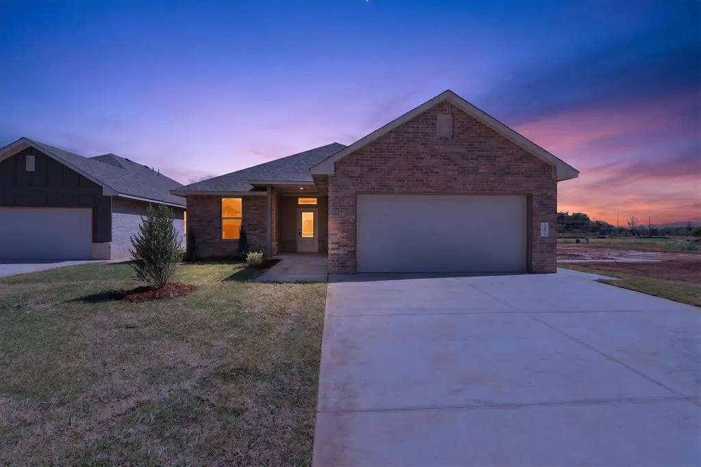 Front exterior — 1924 Sage Valley Terrace, Yukon, OK 73099