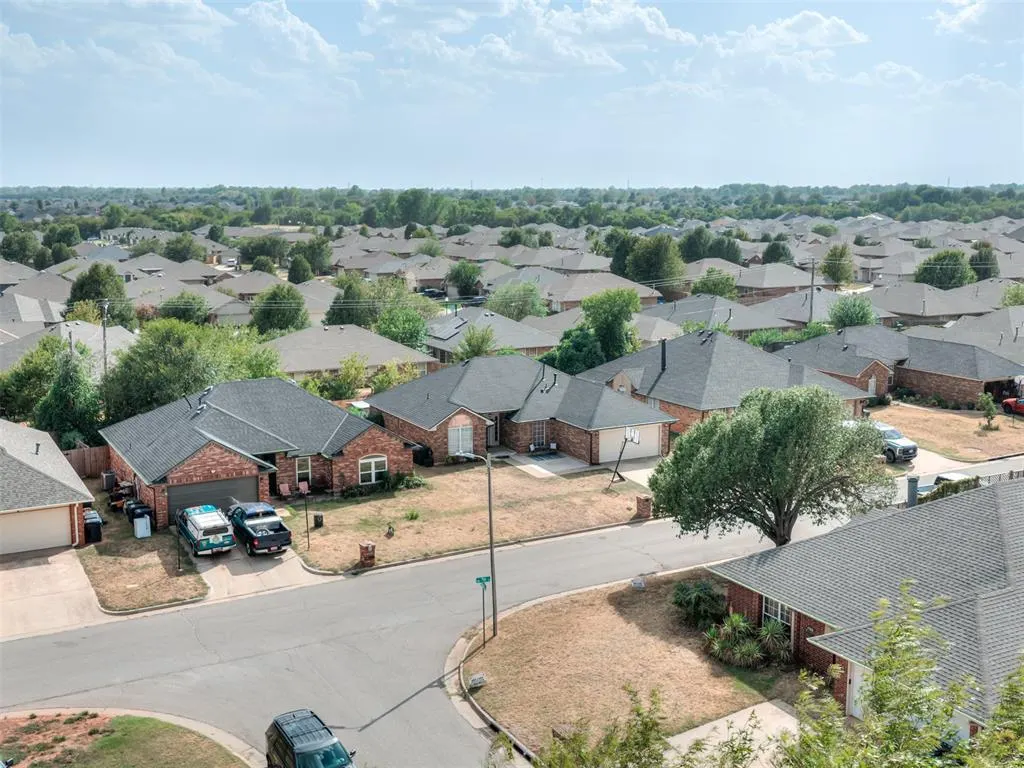 Photo 31 — 11712 SW 7th Street, Yukon, OK 73099