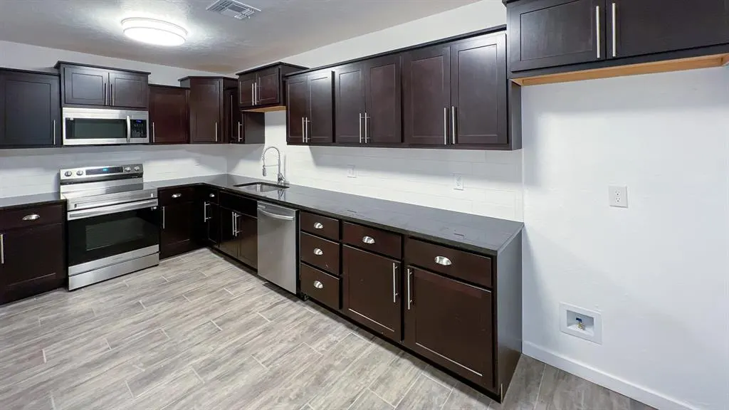 Photo 8 — 6626 NW 12th, Oklahoma City, OK 73127