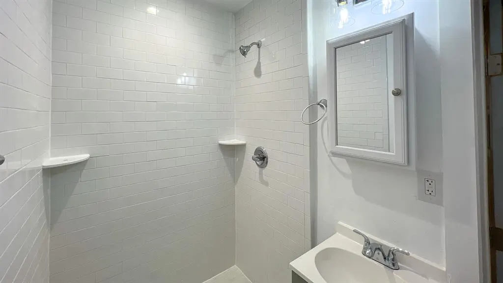 Photo 14 — 6626 NW 12th, Oklahoma City, OK 73127