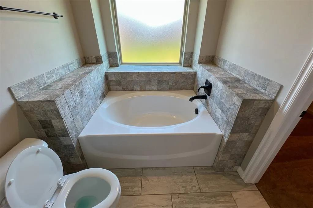 Photo 16 — 4812 Crystal Hill Drive, Oklahoma City, OK 73179