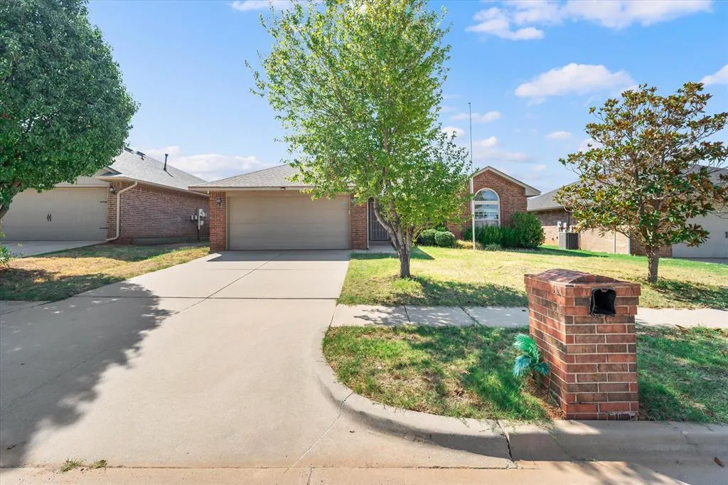 Photo 2 — 2420 NW 196th Terrace, Edmond, OK 73012