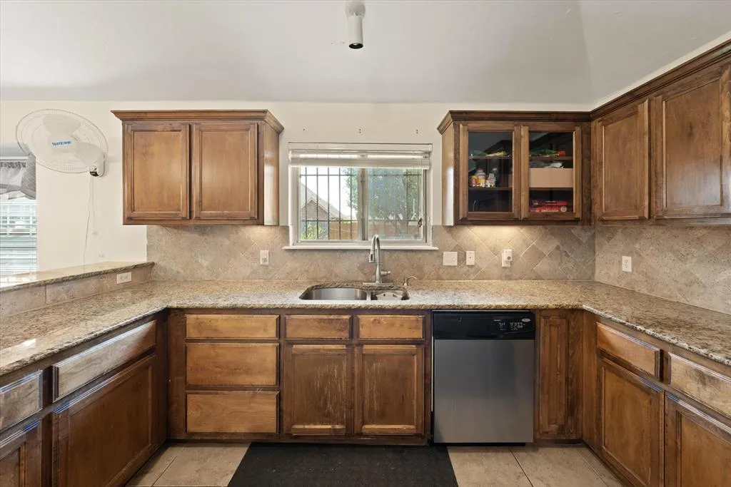 Photo 11 — 2420 NW 196th Terrace, Edmond, OK 73012