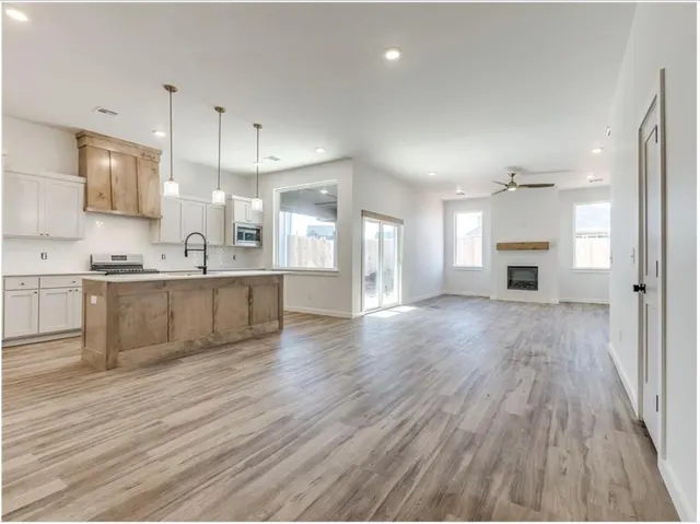 Photo 5 — 2317 El Cajon Street, Edmond, OK 73034