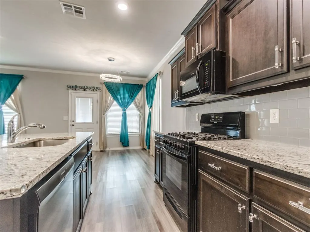 Photo 10 — 14805 Gravity Falls Lane, Oklahoma City, OK 73142