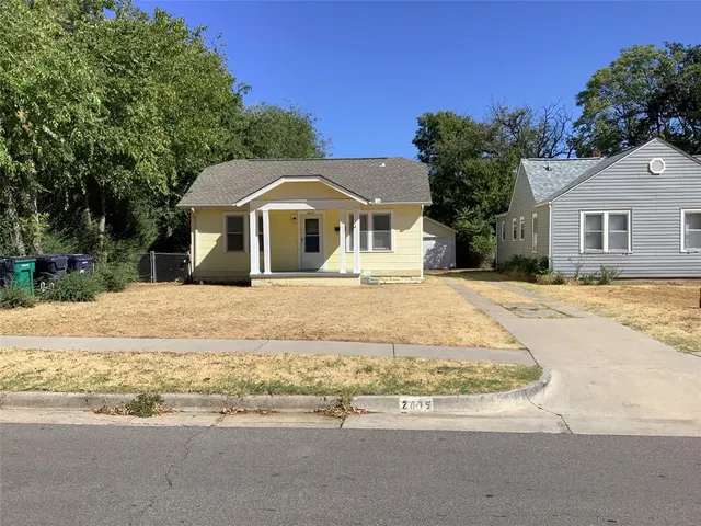 Photo 2 — 2615 NW 40th Street, Oklahoma City, OK 73112