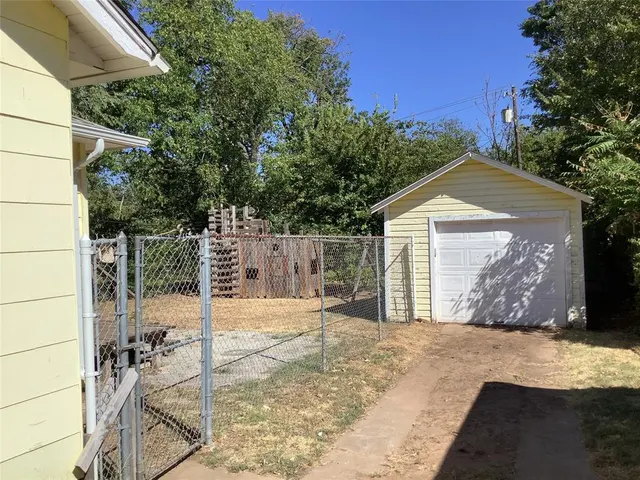 Photo 4 — 2615 NW 40th Street, Oklahoma City, OK 73112